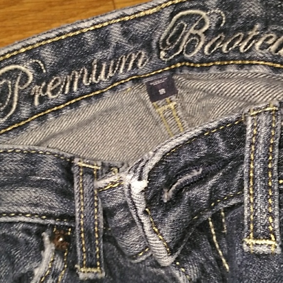 Gently worn jeans - Picture 2 of 4